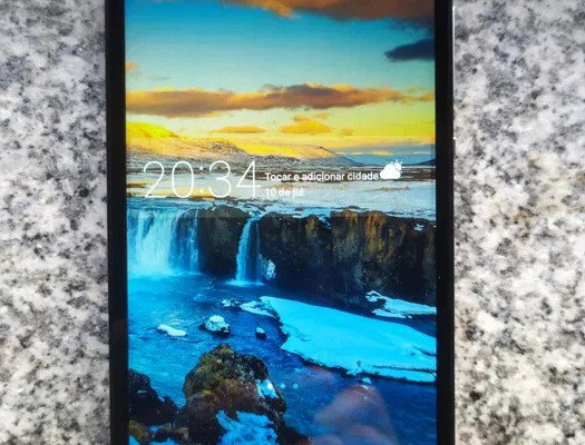 Smartphone Huawei P8 Lite como novo