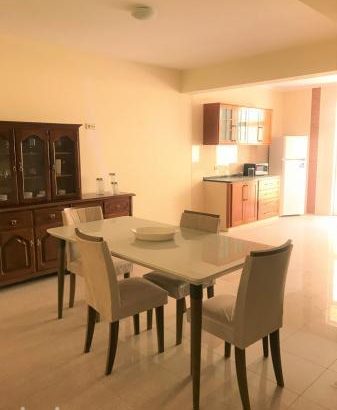 Arrenda-se apartamento bem espaçoso