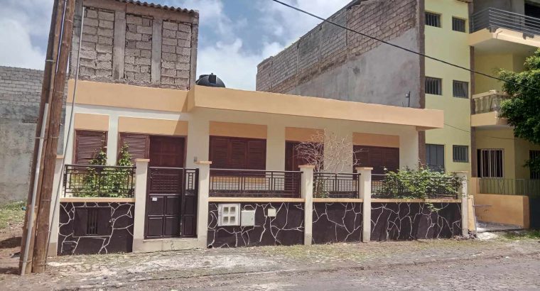 Moradia em Palmarejo com 4 Quartos