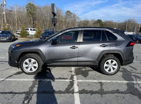 2019 Toyota RAV4 LE FWD For Sale