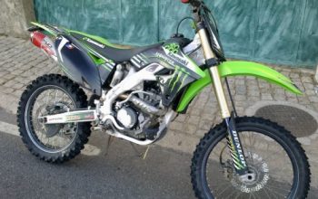 Moto KAWASAKI KX250F em muito bom estado