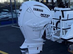 Yamaha F425 / F450 (XTO Offshore V8 5.6L)