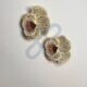 Brinco flor dourado