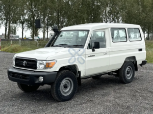 Toyota Land Cruiser HZJ78L Hard Top 4×4