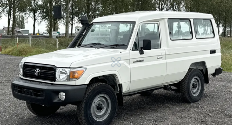 Toyota Land Cruiser HZJ78L Hard Top 4×4