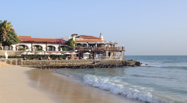 Sal: catamarã com paragem para snorkel em Santa Maria