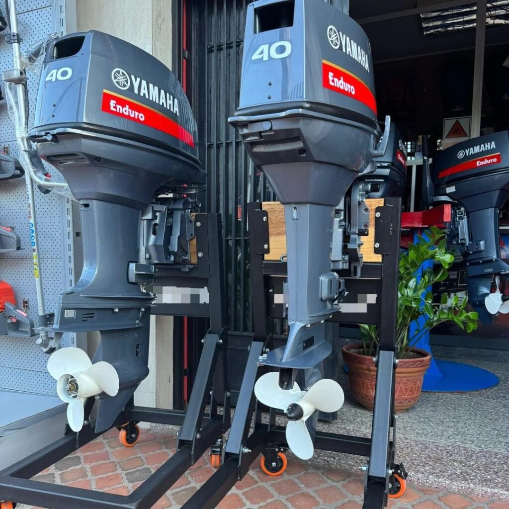 Semi New outboard 2 stroke Yamaha 40 enduro